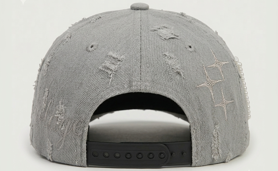 Gorra 'V' Signature – Grey Distressed Denim & Pearl
